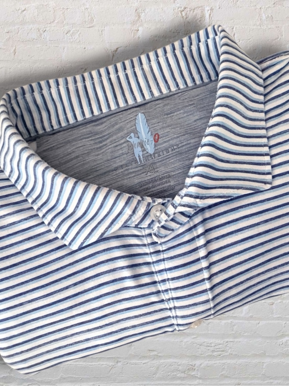 Johnnie-O Men’s XL “Warwick” Featherweight polo in Lake with UPF 50 Blue/White